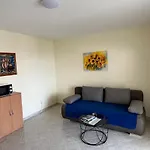 Emil Apartment *